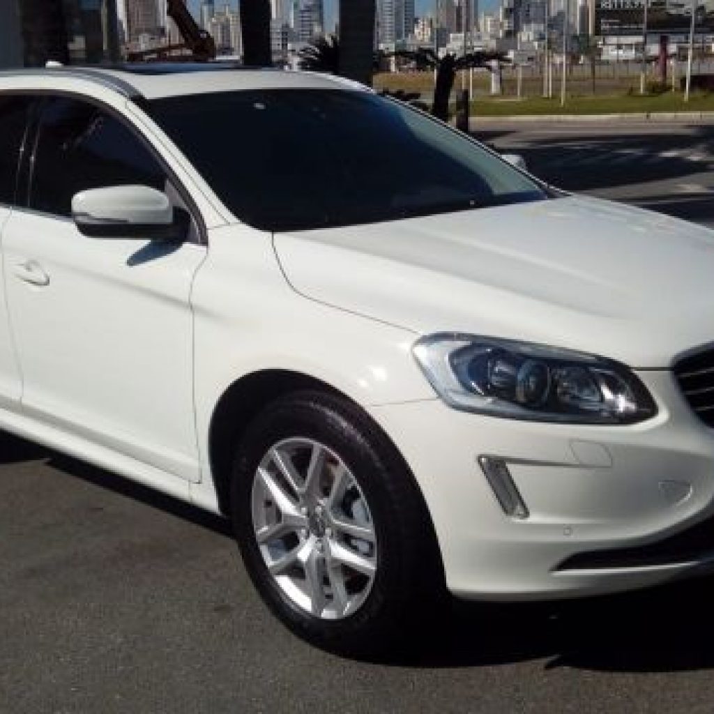 Coaf alertou para compra de Volvo em espécie.