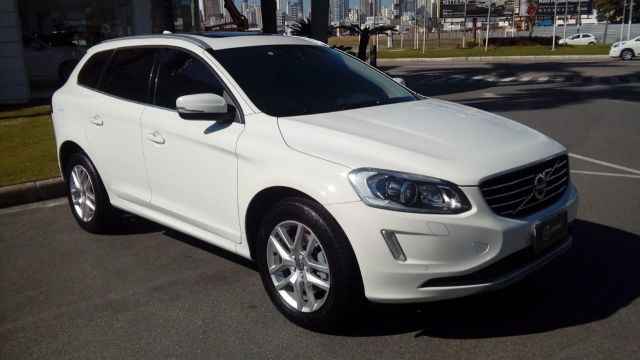 Coaf alertou para compra de Volvo em espécie.