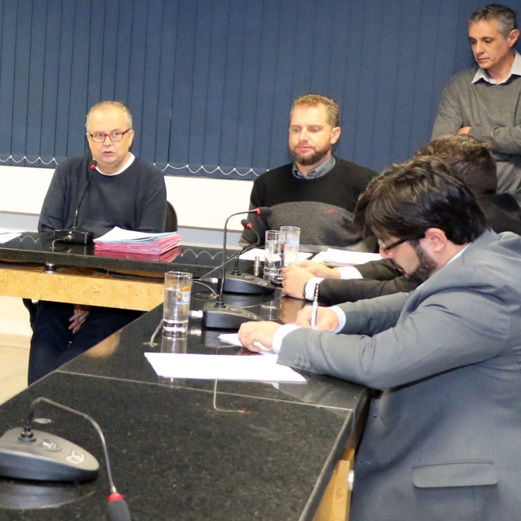 Afrânio realiza sorteio em comissão